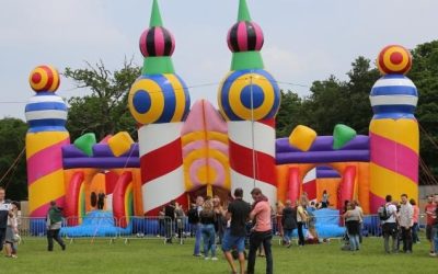 How can inflatable units benefit your team building exercises?